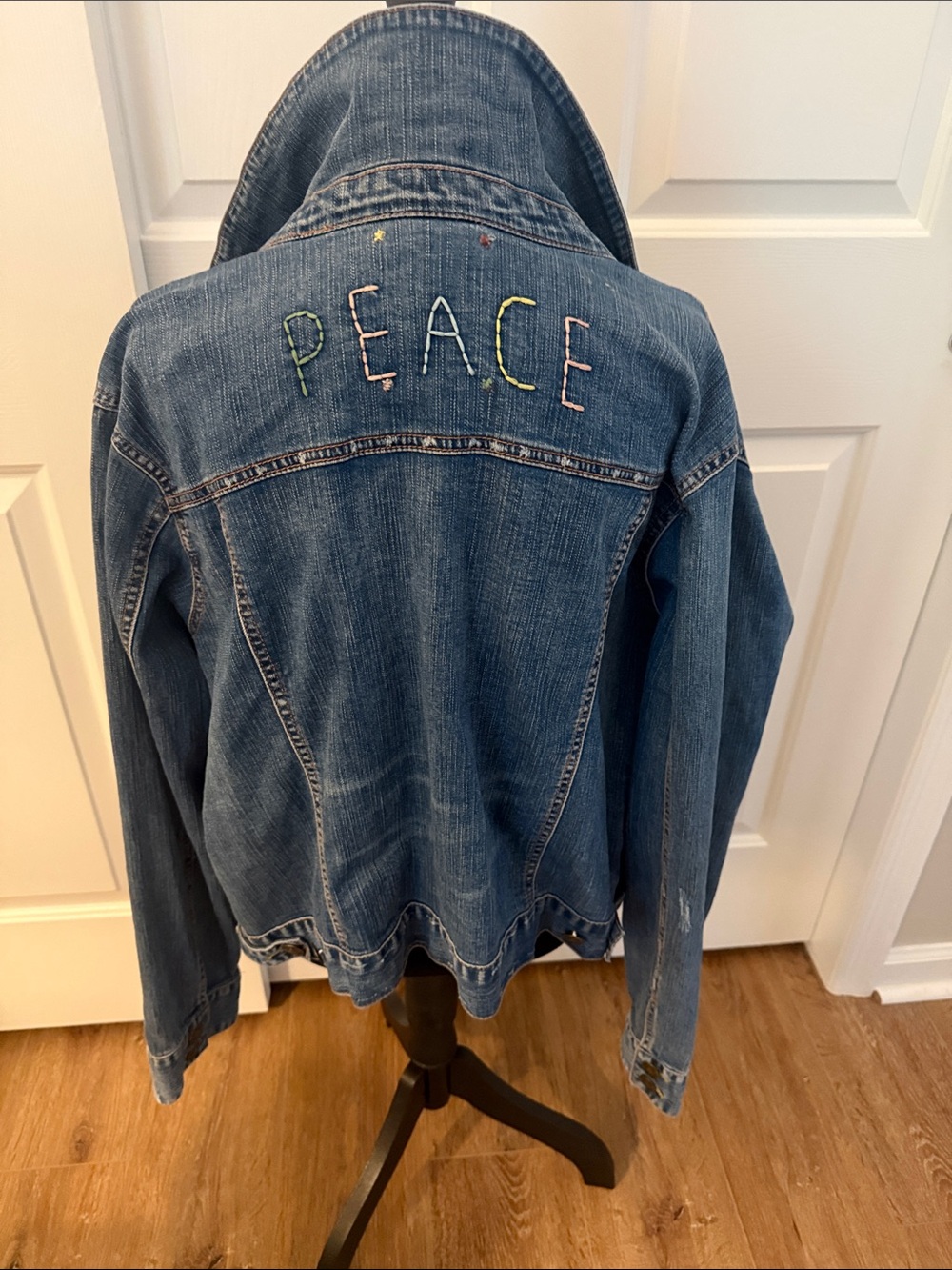 Avenue Art From the Heart Embroidered Light Wash Denim Distressed Jean Jacket - Picture 6 of 12